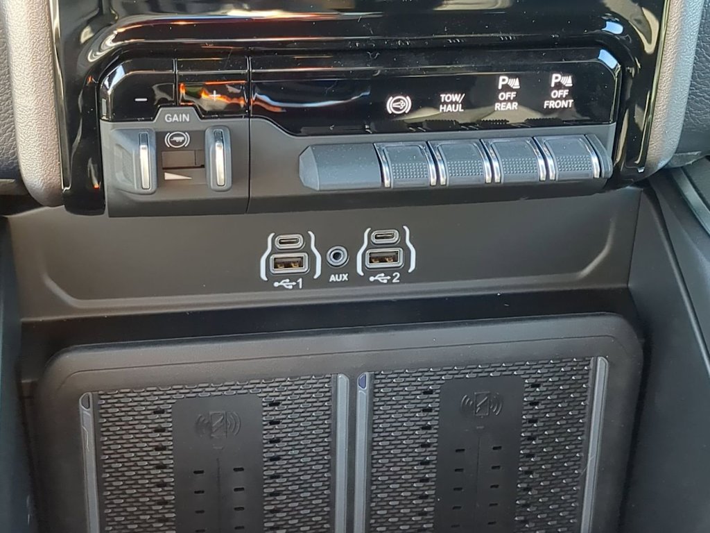 Thumbnail: 2026 RAM 3500 - 35