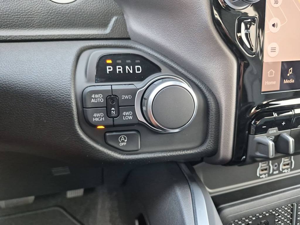 Thumbnail: 2026 RAM 1500 - 33