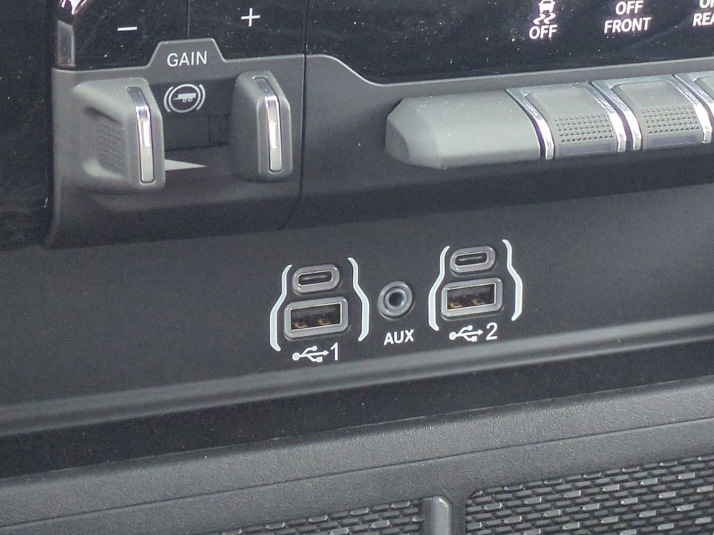 Thumbnail: 2026 RAM 1500 - 35