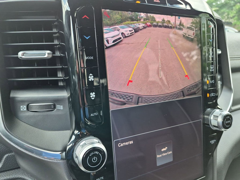 Thumbnail: 2026 RAM 1500 - 33