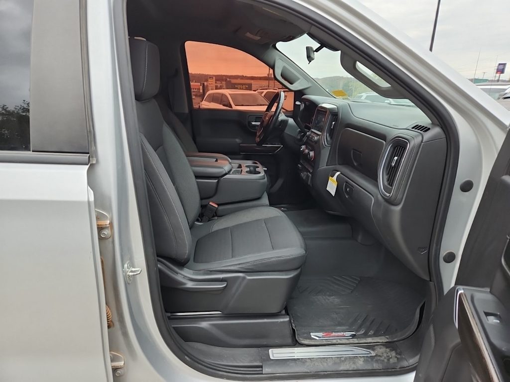 Thumbnail: 2021 Chevrolet Silverado 1500 - 21