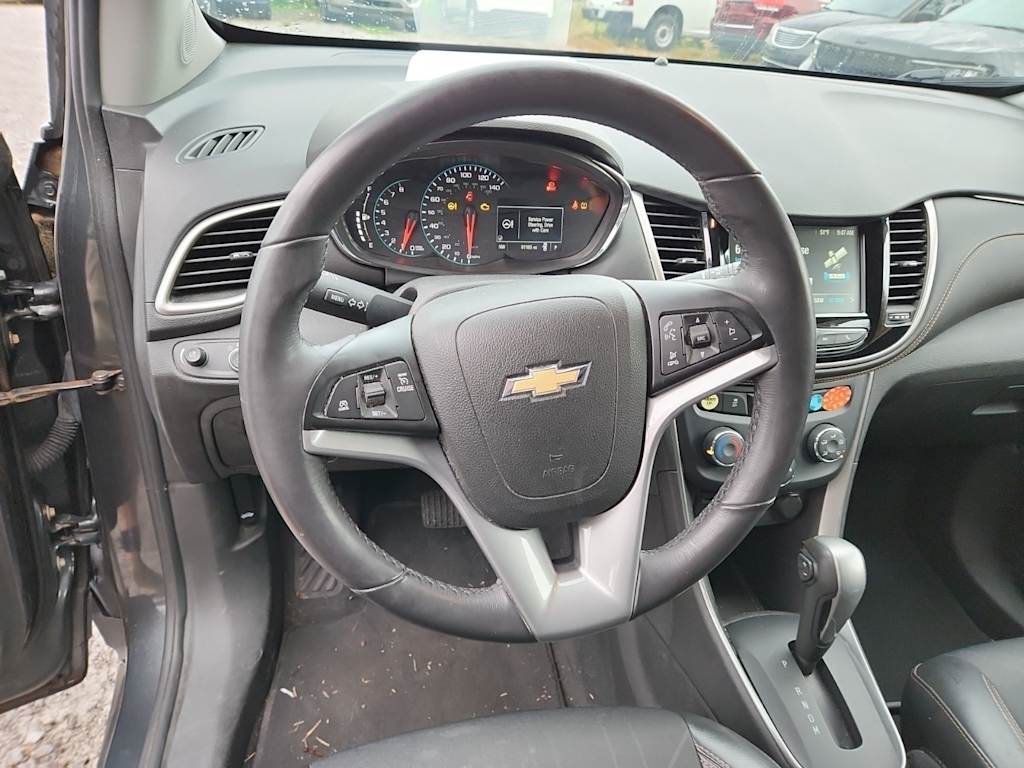 Thumbnail: 2017 Chevrolet Trax - 8