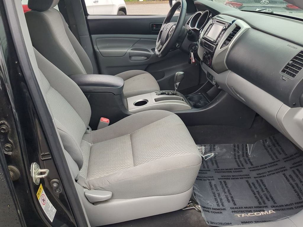 Thumbnail: 2015 Toyota Tacoma - 11