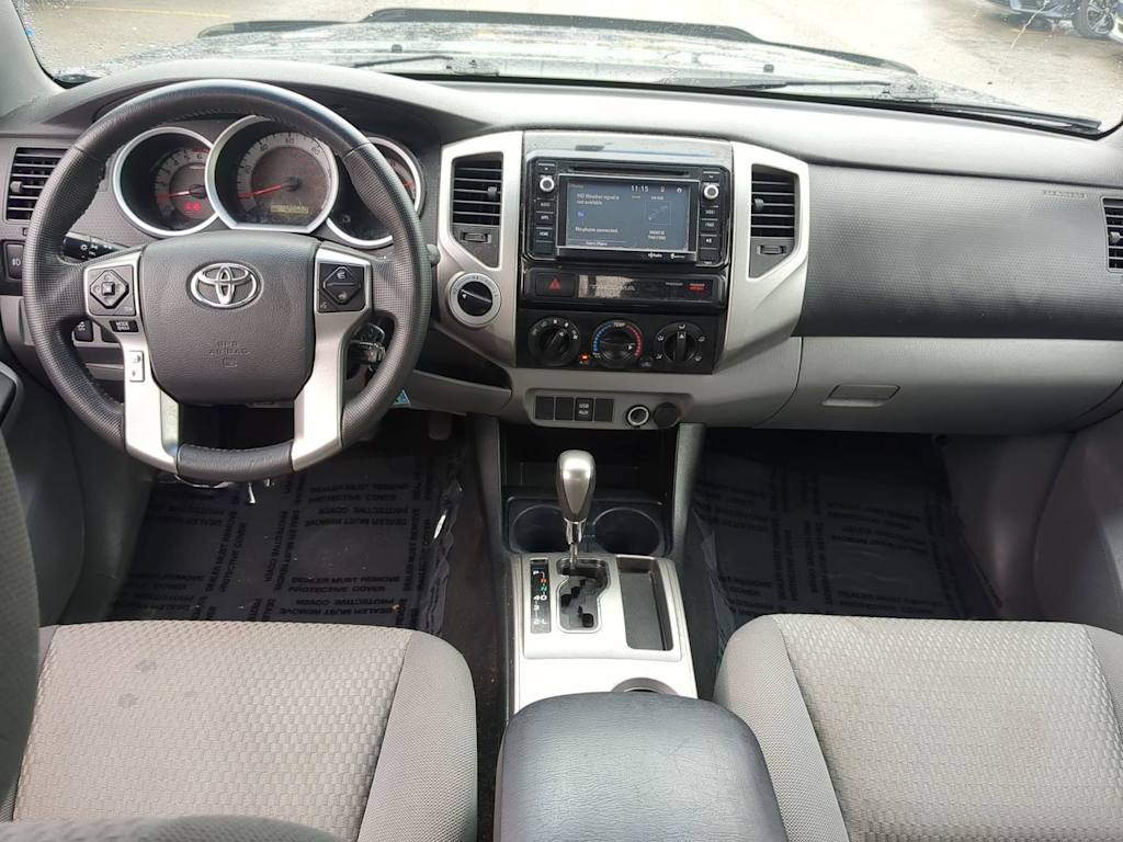 Thumbnail: 2015 Toyota Tacoma - 9