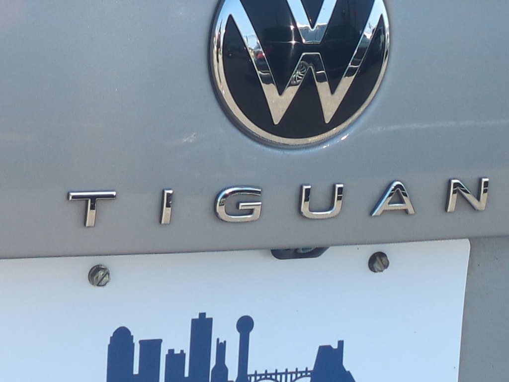 Thumbnail: 2022 Volkswagen Tiguan - 22