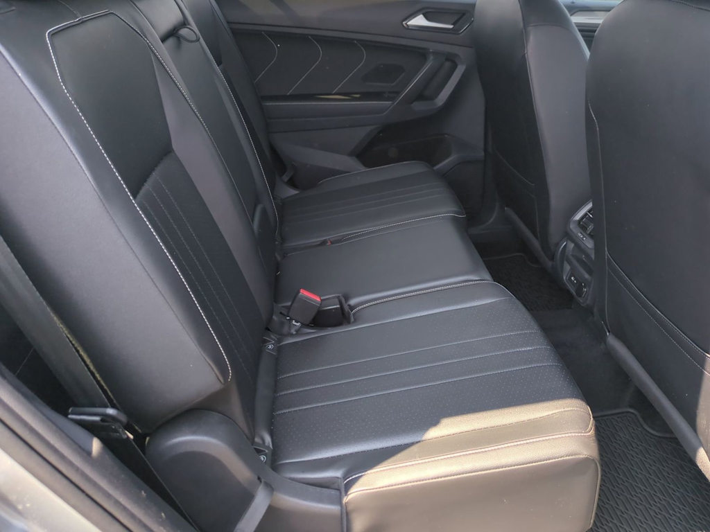 Thumbnail: 2022 Volkswagen Tiguan - 25