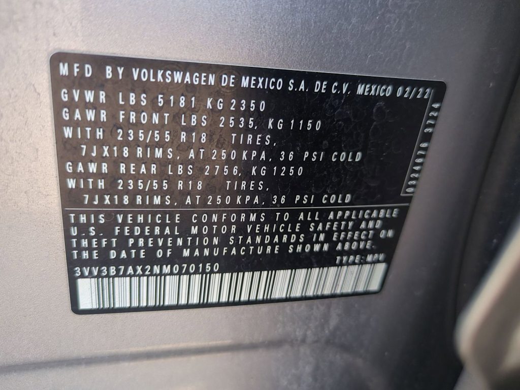 Thumbnail: 2022 Volkswagen Tiguan - 17