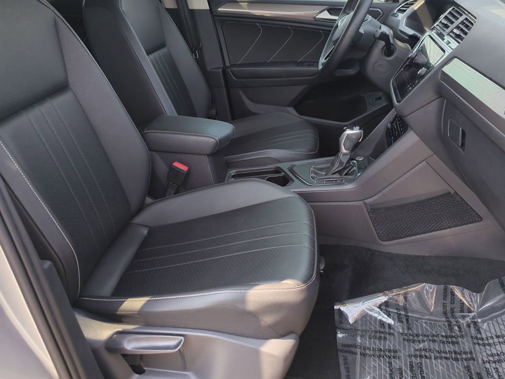 Thumbnail: 2022 Volkswagen Tiguan - 11