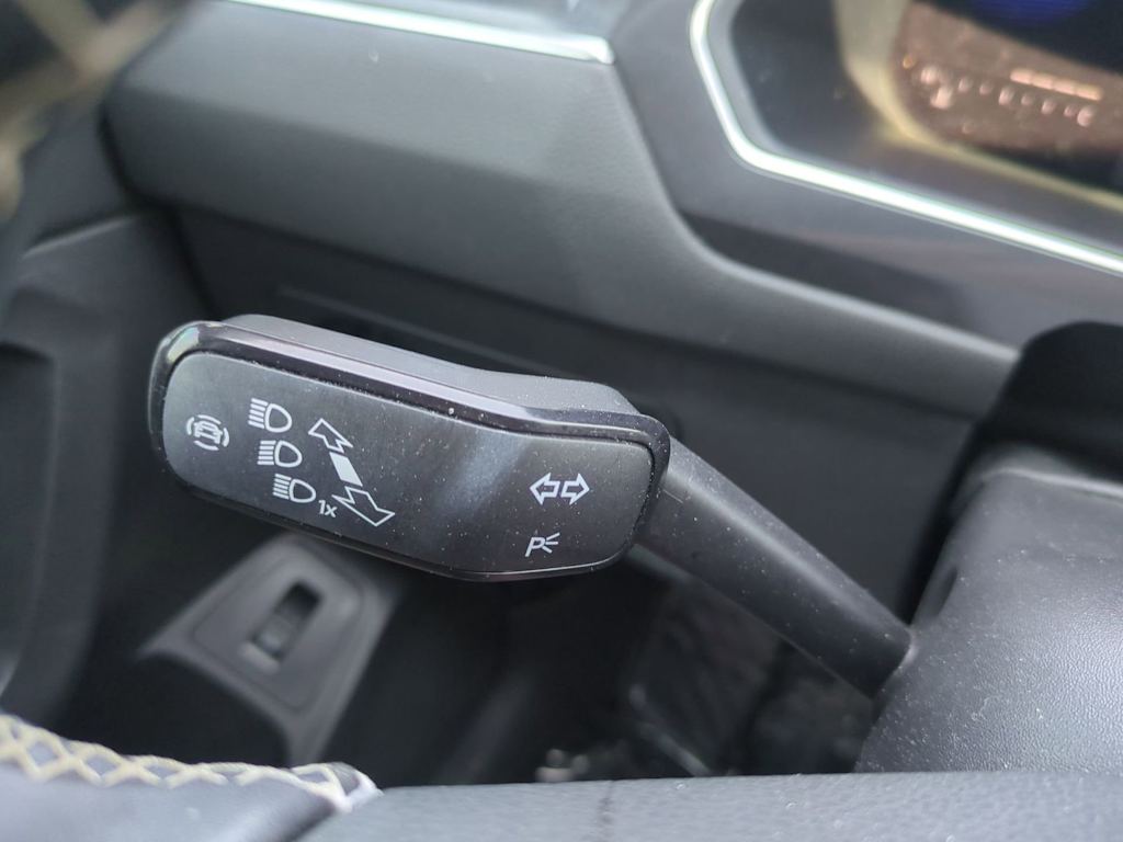 Thumbnail: 2022 Volkswagen Tiguan - 30