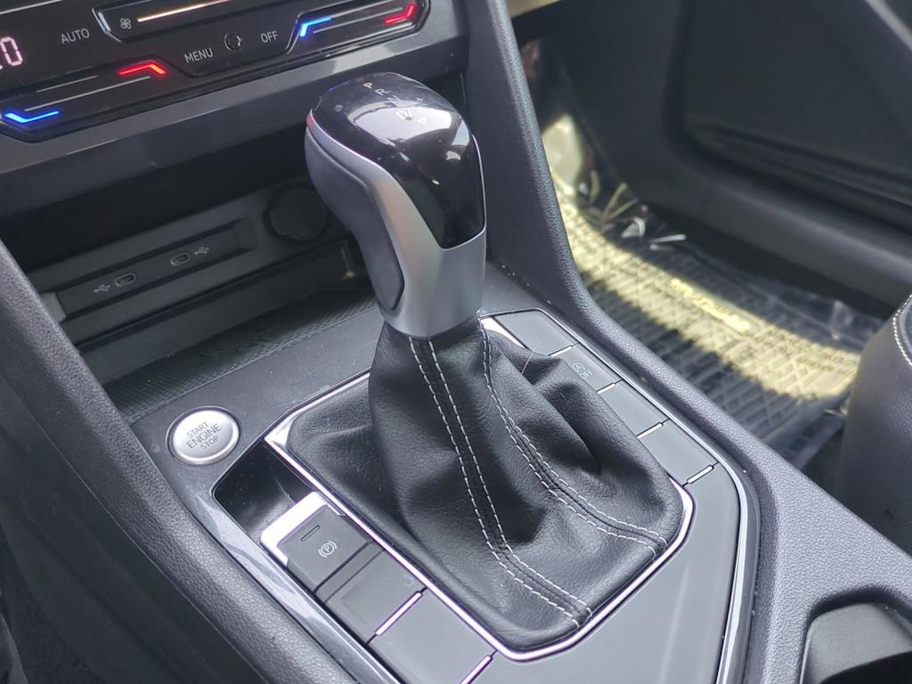 Thumbnail: 2022 Volkswagen Tiguan - 14