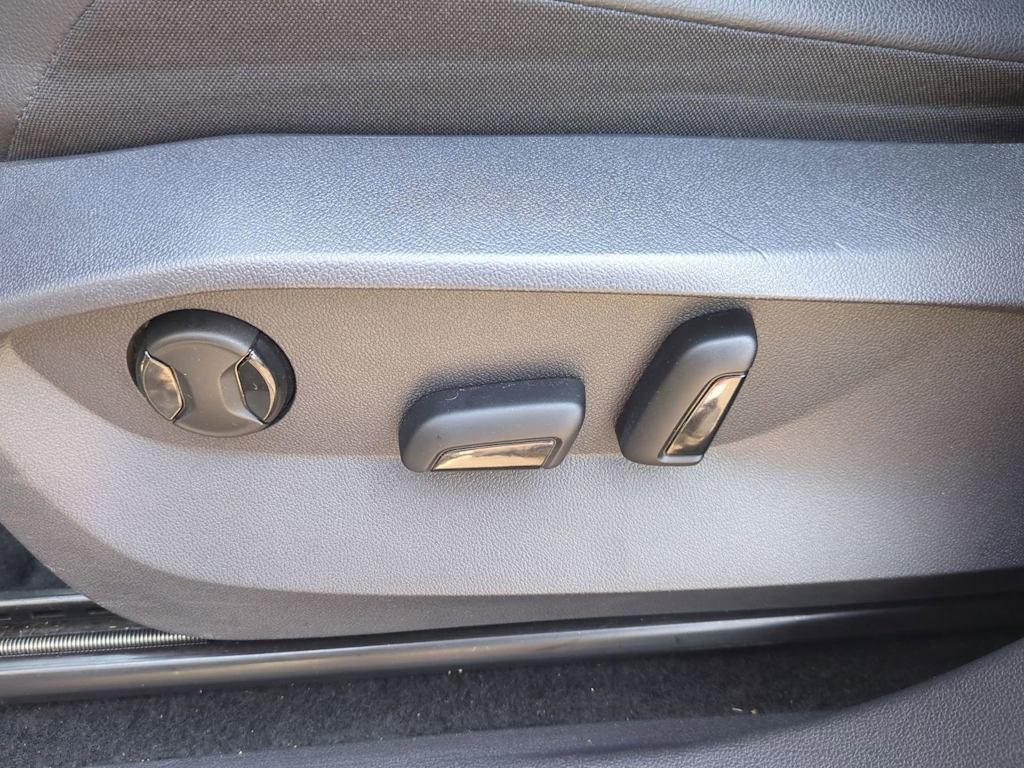 Thumbnail: 2022 Volkswagen Tiguan - 23