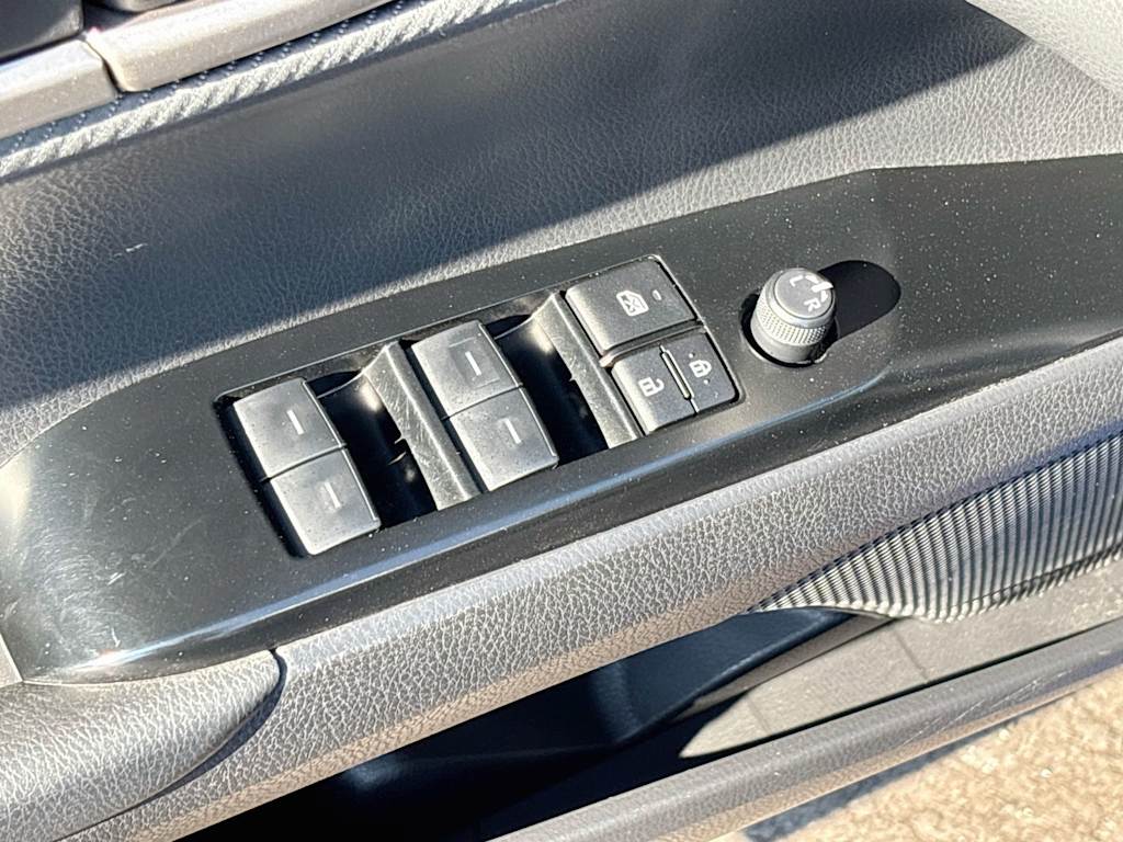 Thumbnail: 2025 Toyota Camry - 27