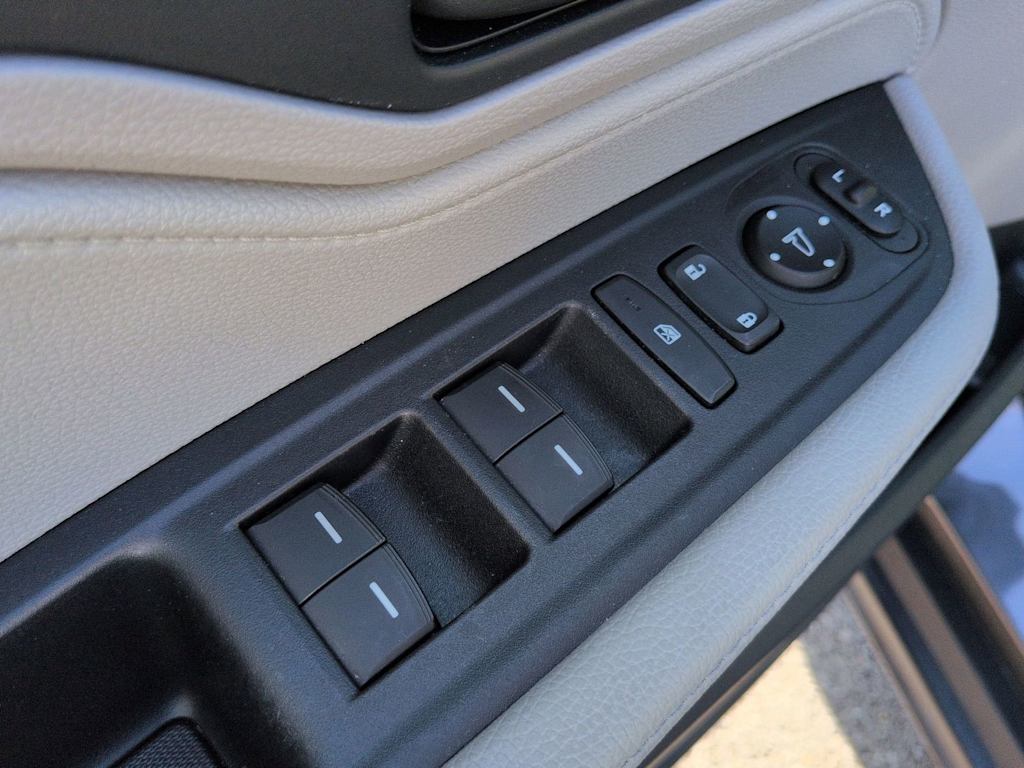 Thumbnail: 2019 Honda Odyssey - 23