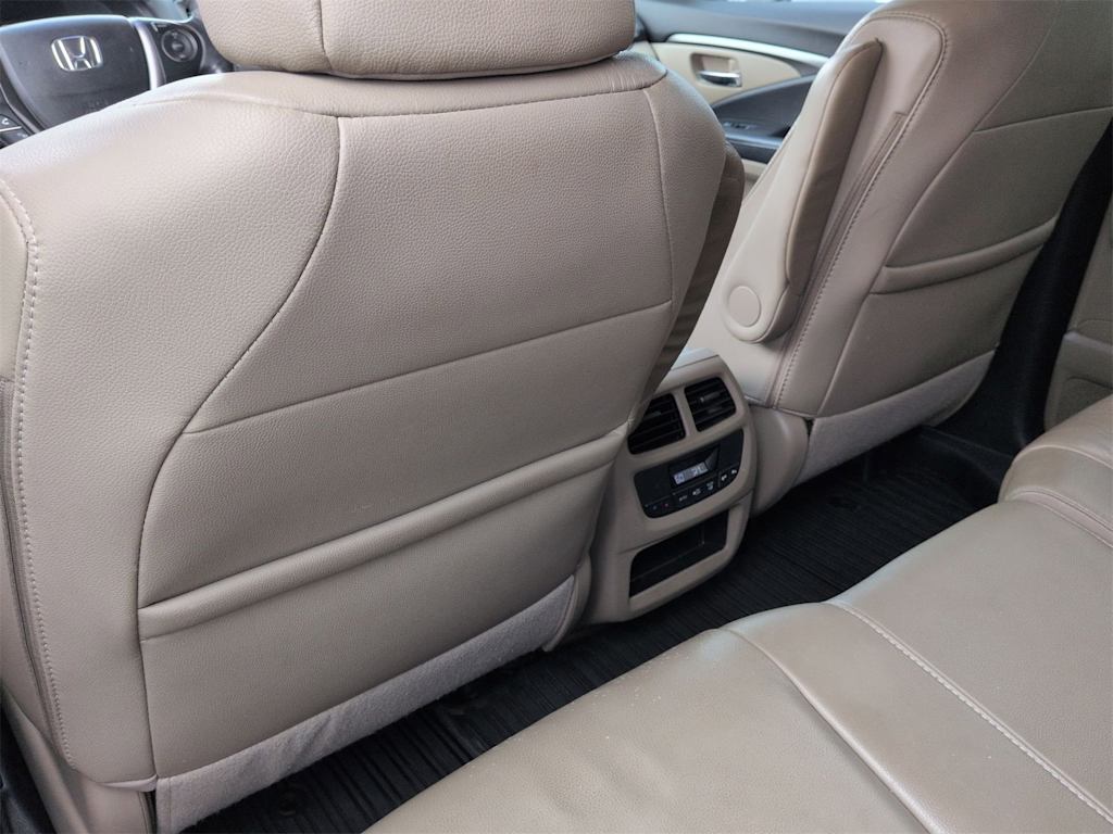 Thumbnail: 2018 Honda Pilot - 12