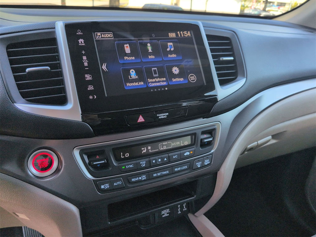 Thumbnail: 2018 Honda Pilot - 14