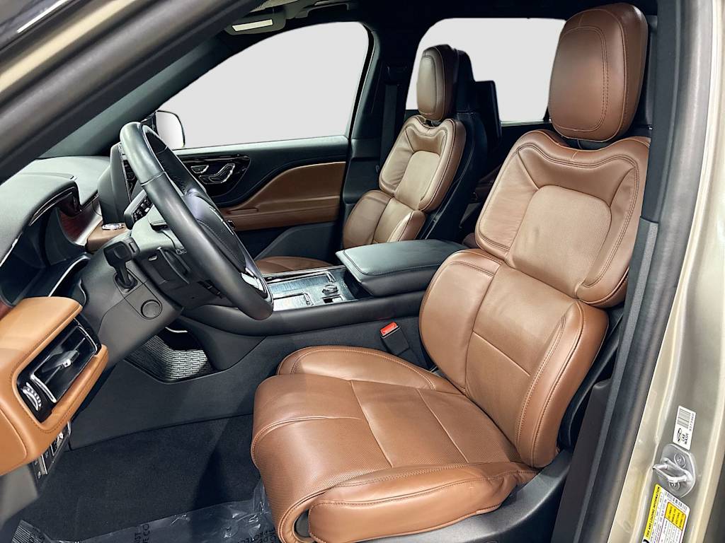 Thumbnail: 2023 Lincoln Aviator - 11
