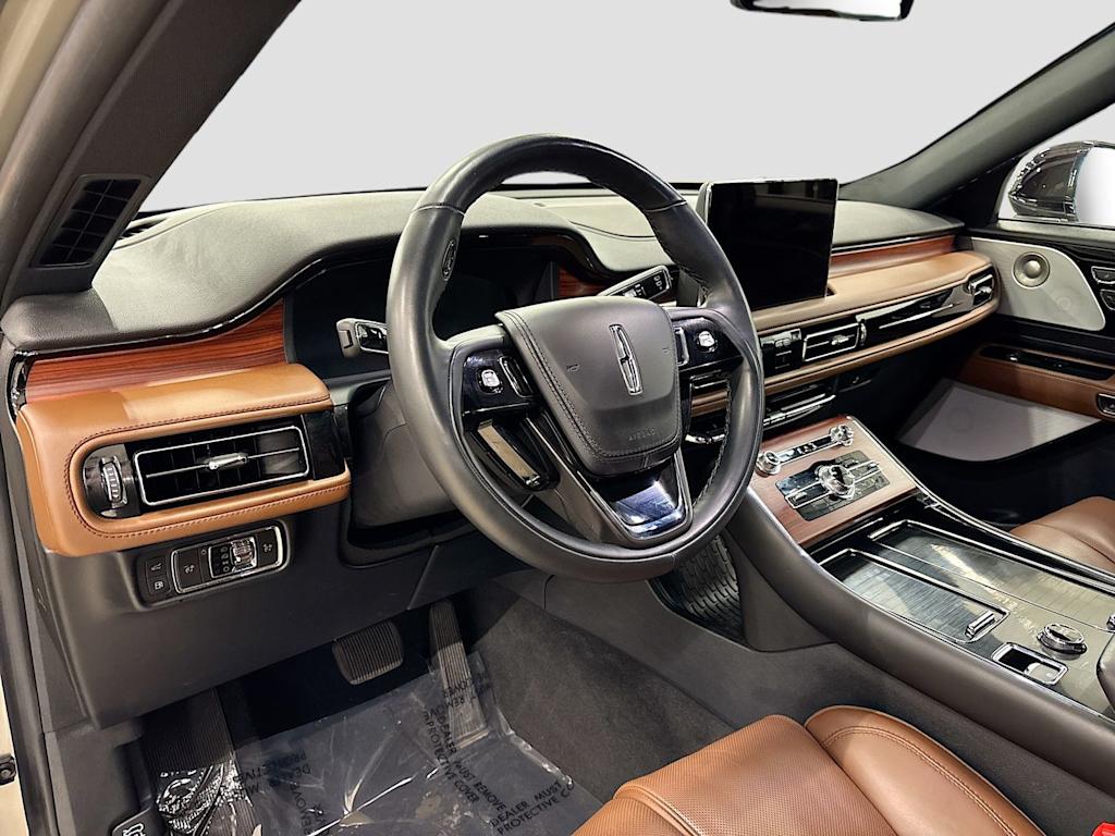 Thumbnail: 2023 Lincoln Aviator - 2