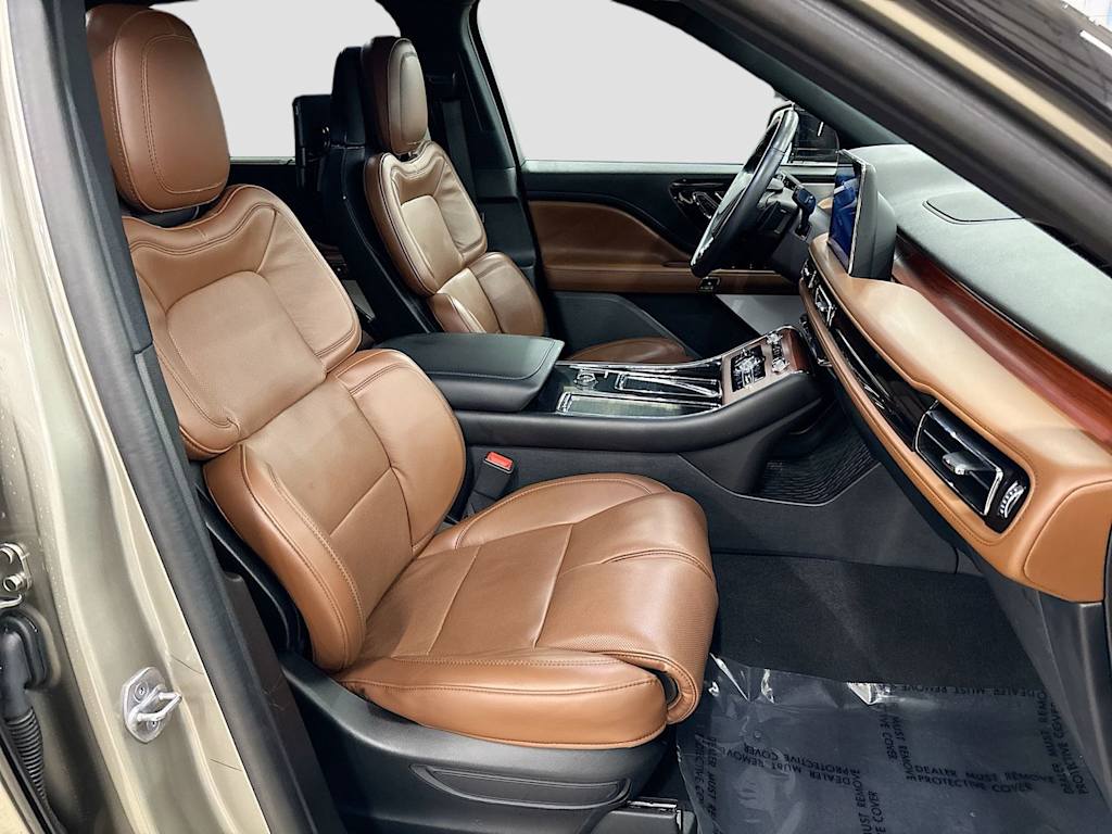 Thumbnail: 2023 Lincoln Aviator - 12