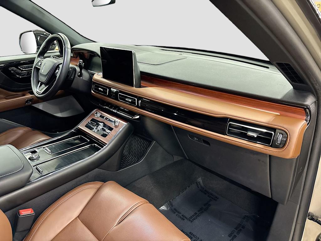 Thumbnail: 2023 Lincoln Aviator - 35