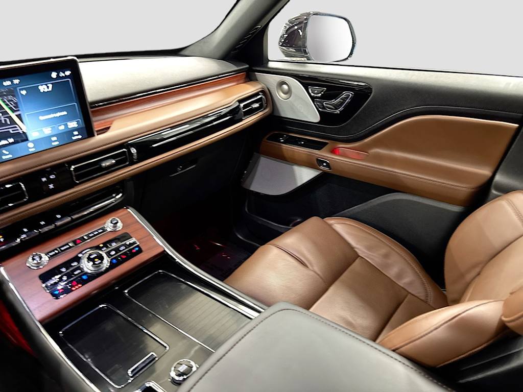 Thumbnail: 2023 Lincoln Aviator - 15