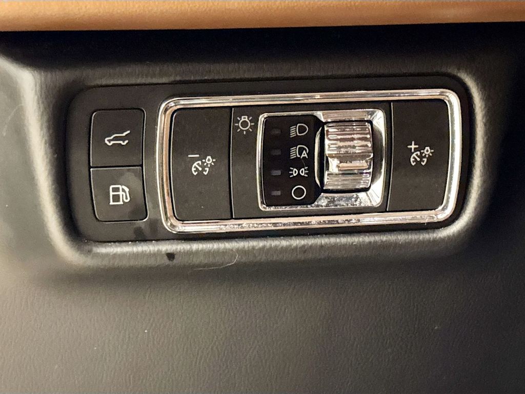 Thumbnail: 2023 Lincoln Aviator - 23