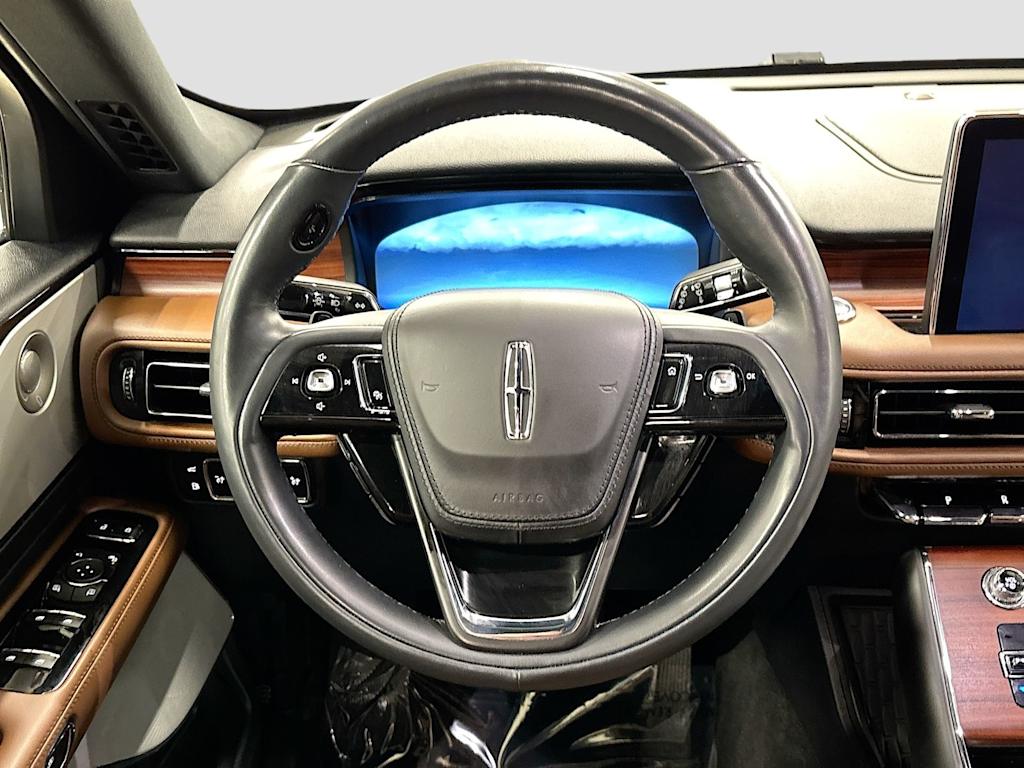 Thumbnail: 2023 Lincoln Aviator - 10