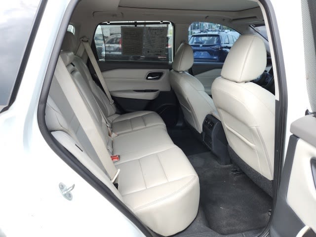 2021 Nissan Rogue SL 22