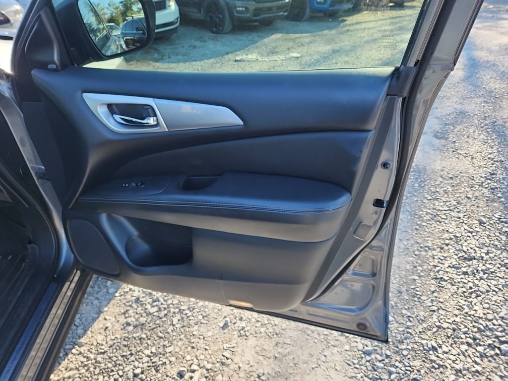 Thumbnail: 2019 Nissan Pathfinder - 22