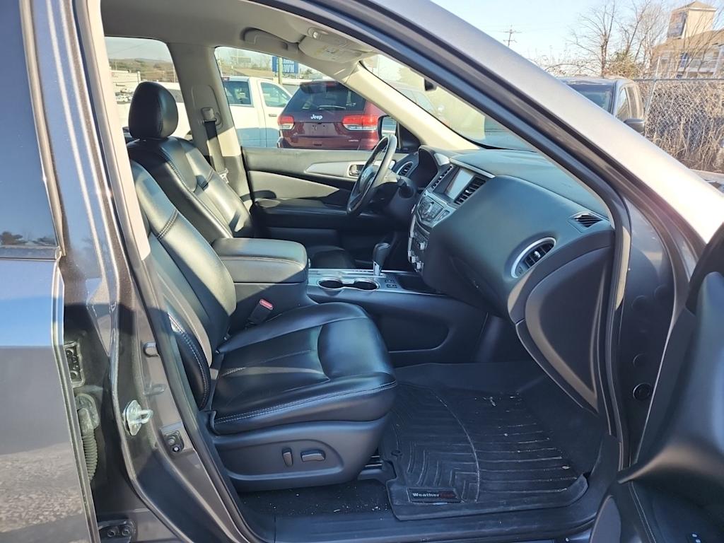 Thumbnail: 2019 Nissan Pathfinder - 21