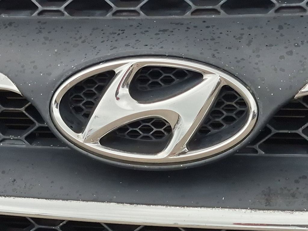 Thumbnail: 2009 Hyundai Santa Fe - 23