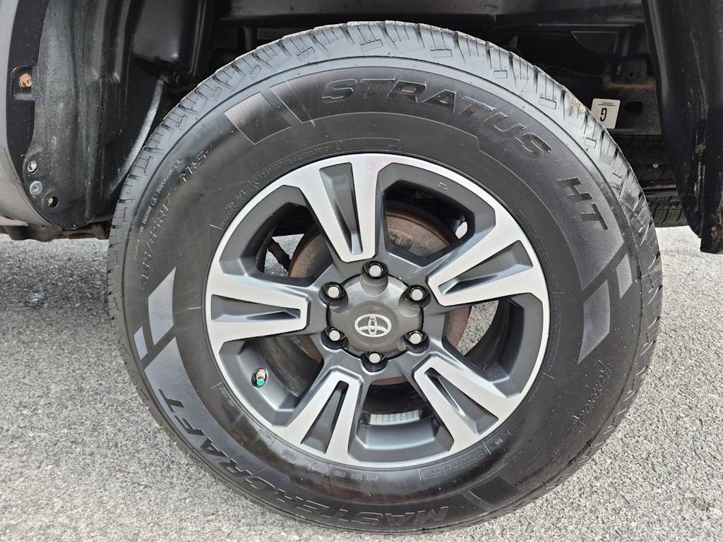 Thumbnail: 2017 Toyota Tacoma - 8