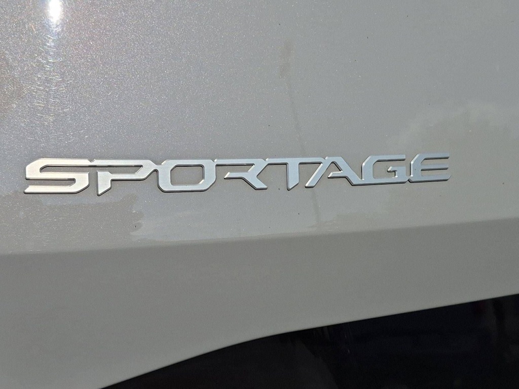 Thumbnail: 2023 Kia Sportage - 21