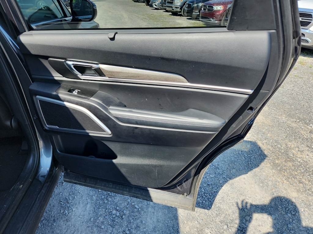 Thumbnail: 2020 Kia Telluride - 25