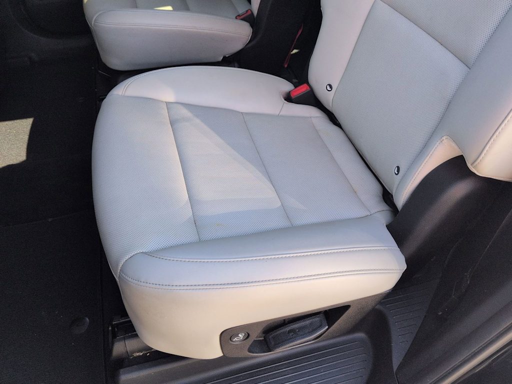 Thumbnail: 2021 Kia Telluride - 23