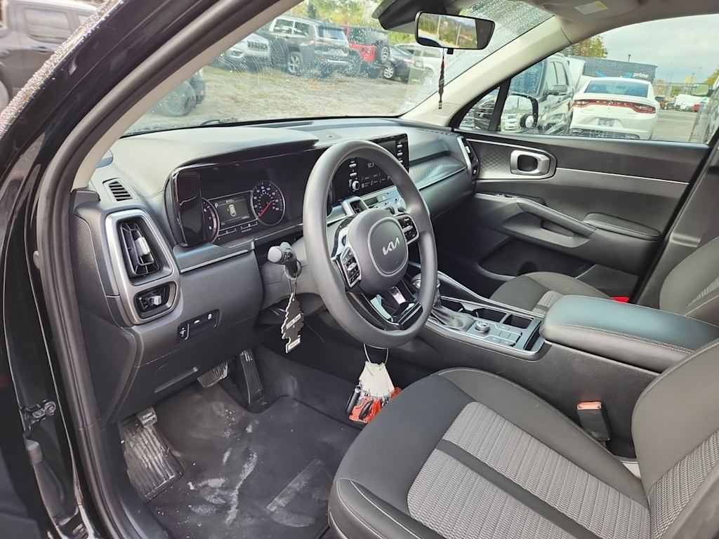 Thumbnail: 2022 Kia Sorento - 11