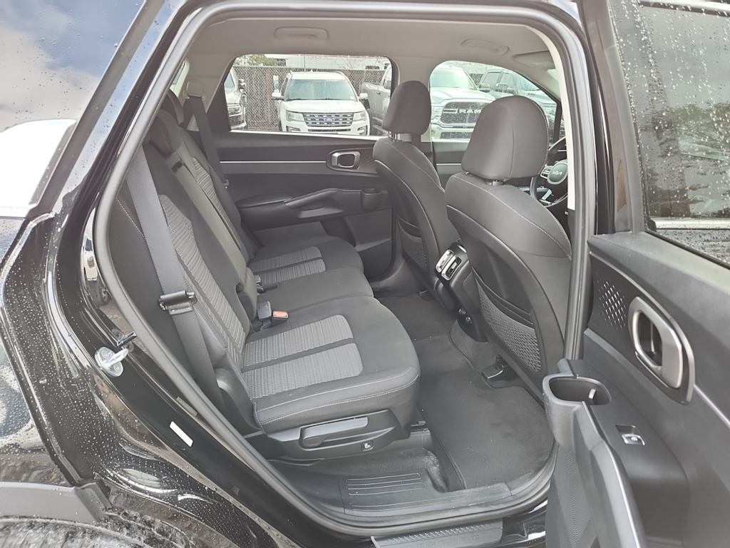 Thumbnail: 2022 Kia Sorento - 25