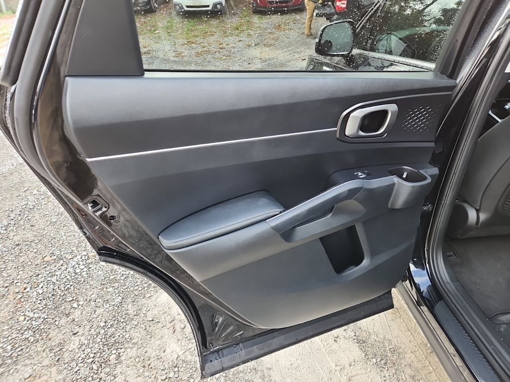 Thumbnail: 2022 Kia Sorento - 28