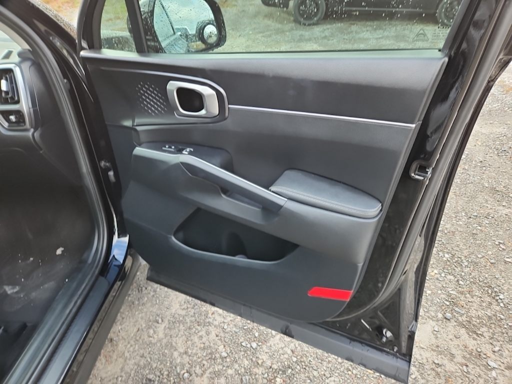 Thumbnail: 2022 Kia Sorento - 24