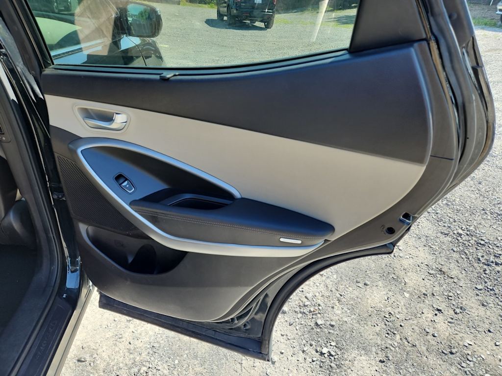 Thumbnail: 2016 Hyundai Santa Fe - 25