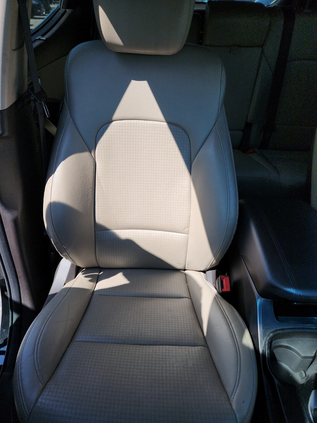 Thumbnail: 2016 Hyundai Santa Fe - 9