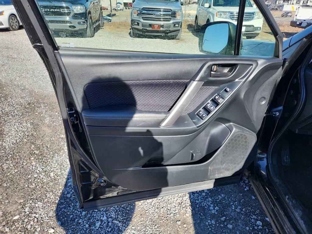 Thumbnail: 2018 Subaru Forester - 18