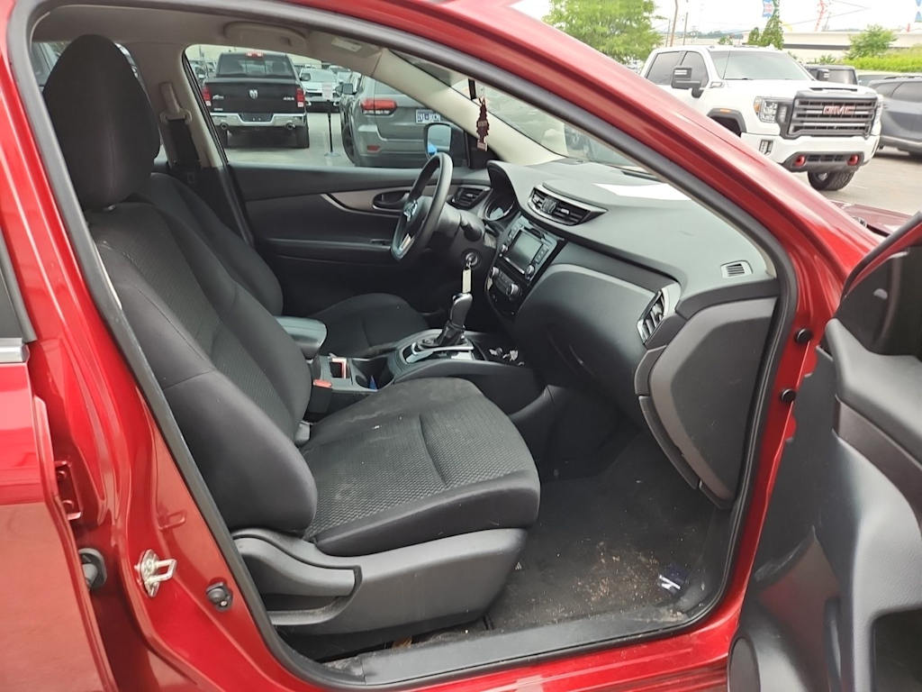 Thumbnail: 2021 Nissan Rogue Sport - 23