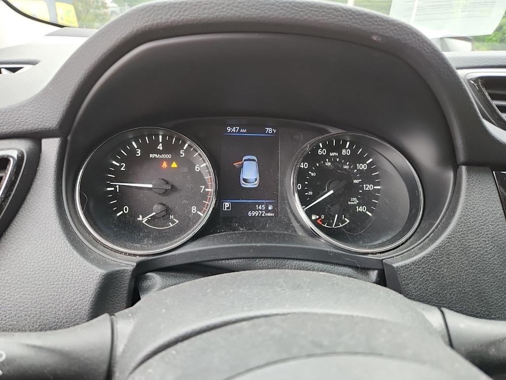 Thumbnail: 2021 Nissan Rogue Sport - 14