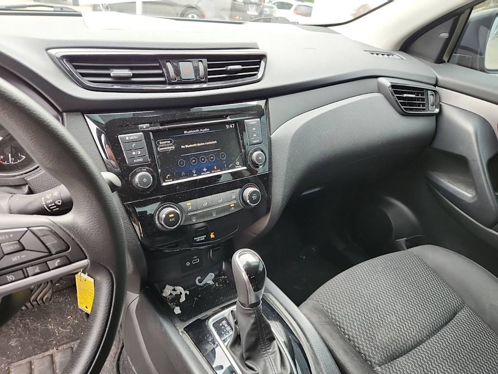Thumbnail: 2021 Nissan Rogue Sport - 2