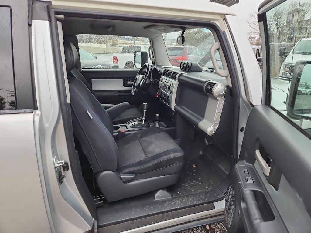 Thumbnail: 2007 Toyota FJ Cruiser - 27