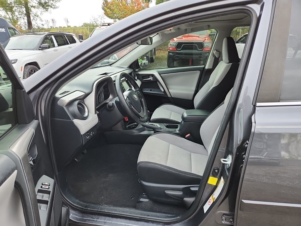 Thumbnail: 2017 Toyota RAV4 - 18