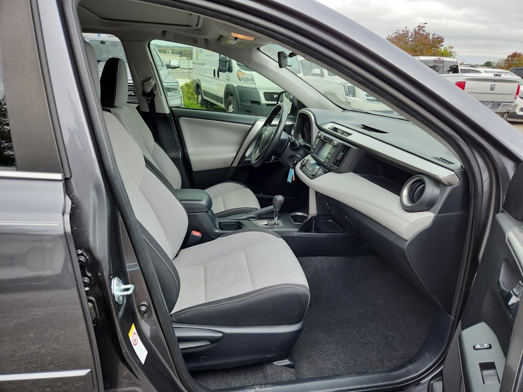 Thumbnail: 2017 Toyota RAV4 - 21