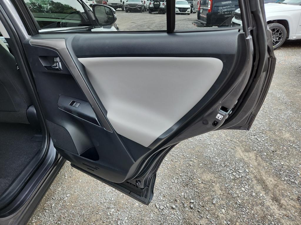 Thumbnail: 2017 Toyota RAV4 - 24