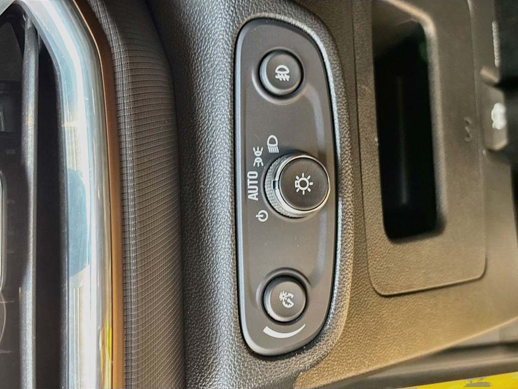 Thumbnail: 2023 Chevrolet TrailBlazer - 25