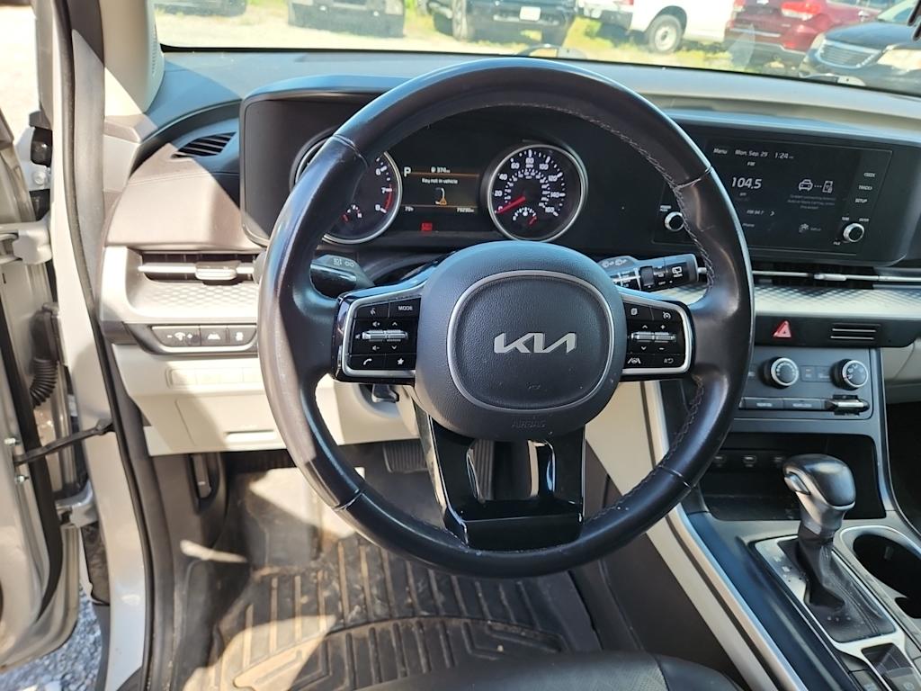 Thumbnail: 2022 Kia Carnival - 7